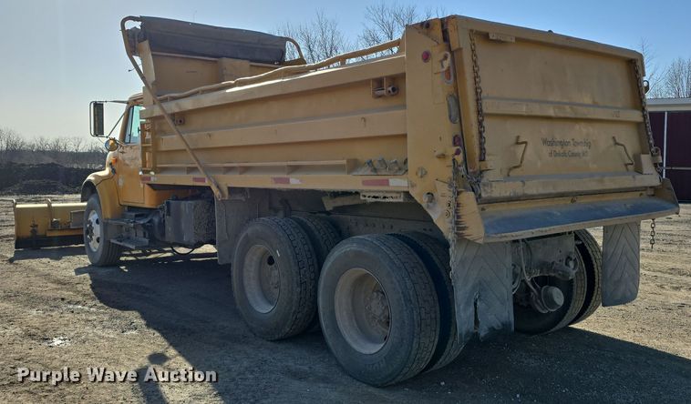 image for item DW3194 1999 International 4900 dump truck