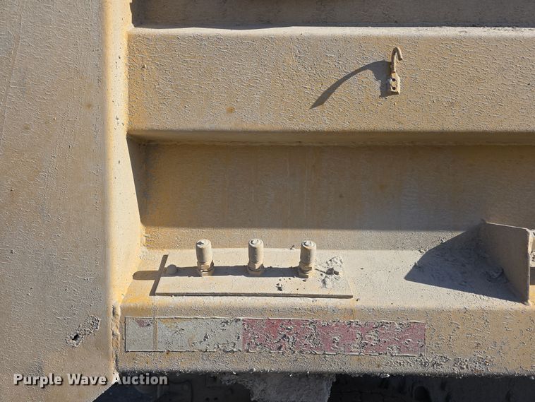 image for item DW3194 1999 International 4900 dump truck