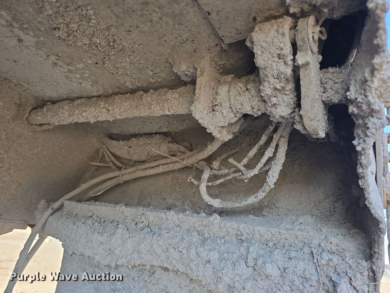 image for item DW3194 1999 International 4900 dump truck