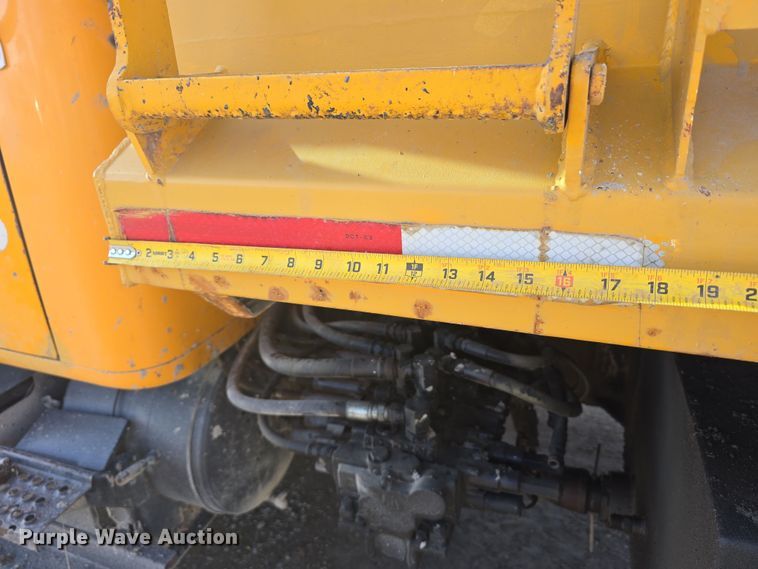 image for item DW3194 1999 International 4900 dump truck