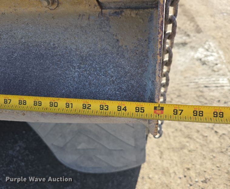 image for item DW3194 1999 International 4900 dump truck