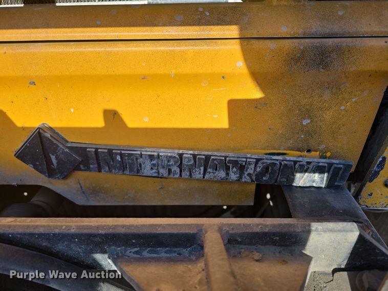 image for item DW3194 1999 International 4900 dump truck