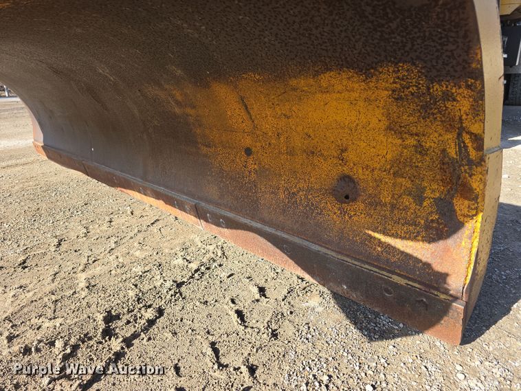 image for item DW3194 1999 International 4900 dump truck