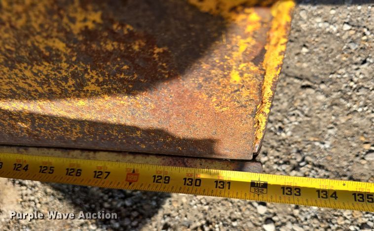 image for item DW3194 1999 International 4900 dump truck