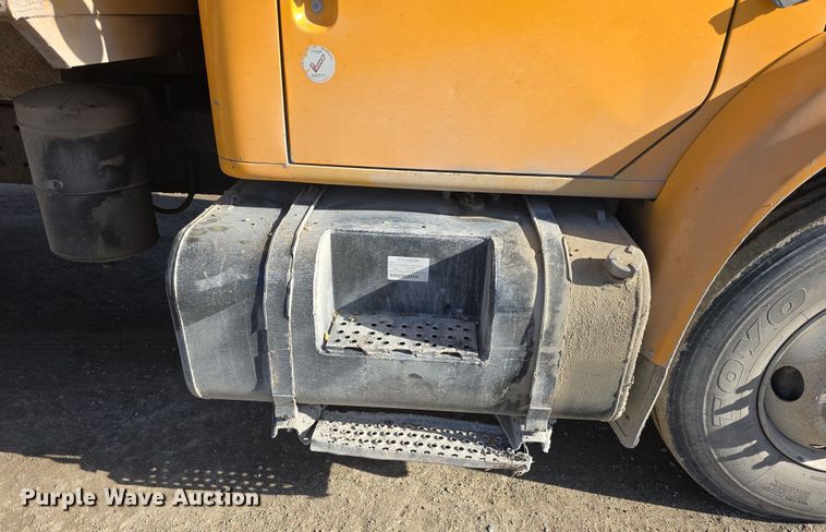 image for item DW3194 1999 International 4900 dump truck