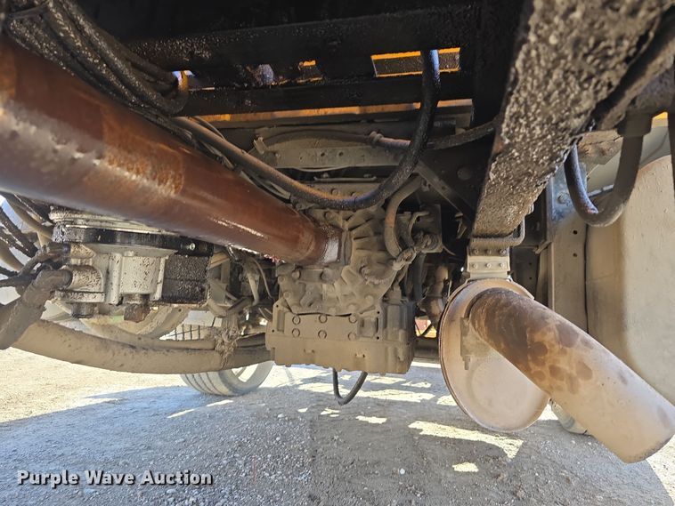 image for item DW3194 1999 International 4900 dump truck