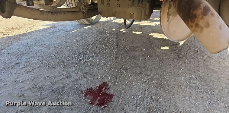 image for item DW3194 1999 International 4900 dump truck