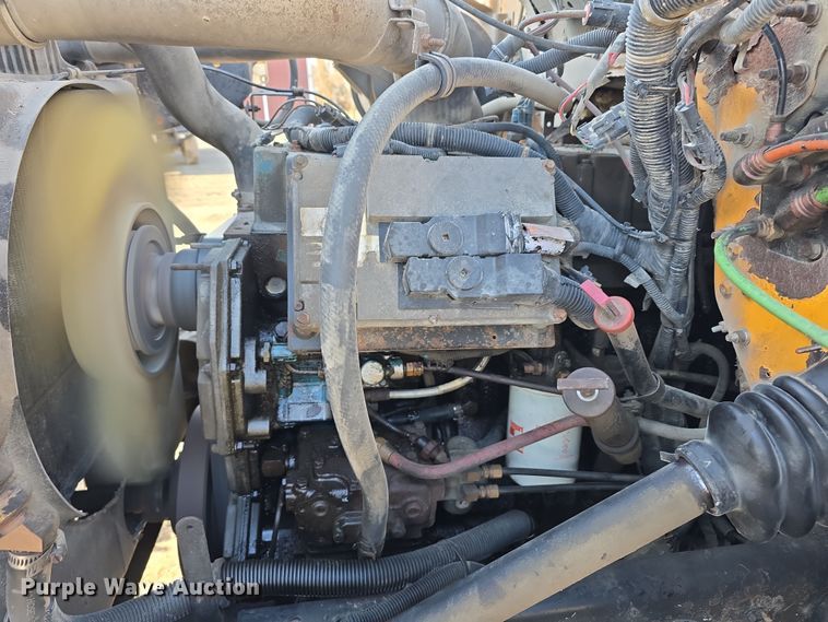 image for item DW3194 1999 International 4900 dump truck