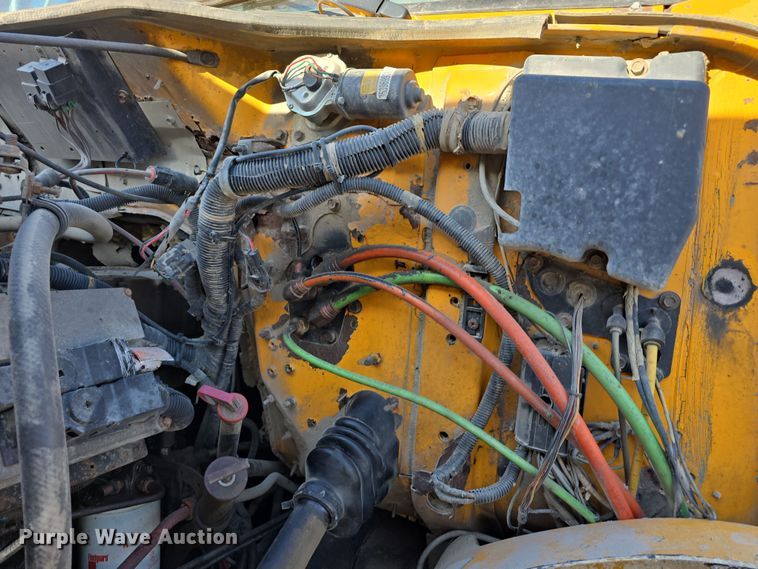 image for item DW3194 1999 International 4900 dump truck