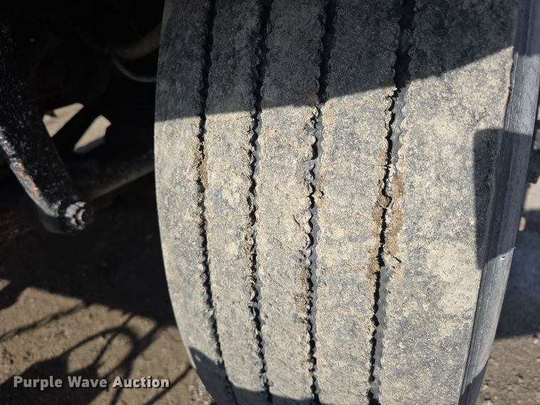 image for item DW3194 1999 International 4900 dump truck