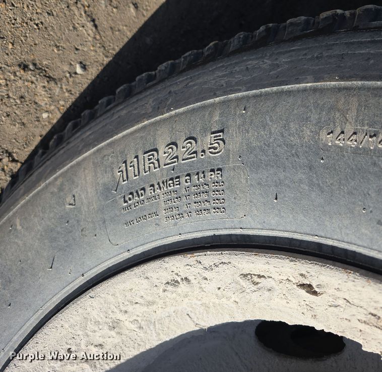 image for item DW3194 1999 International 4900 dump truck