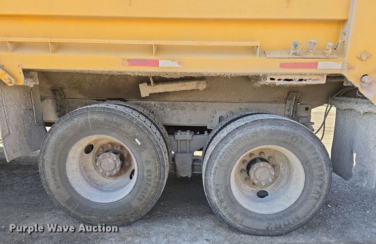 image for item DW3194 1999 International 4900 dump truck