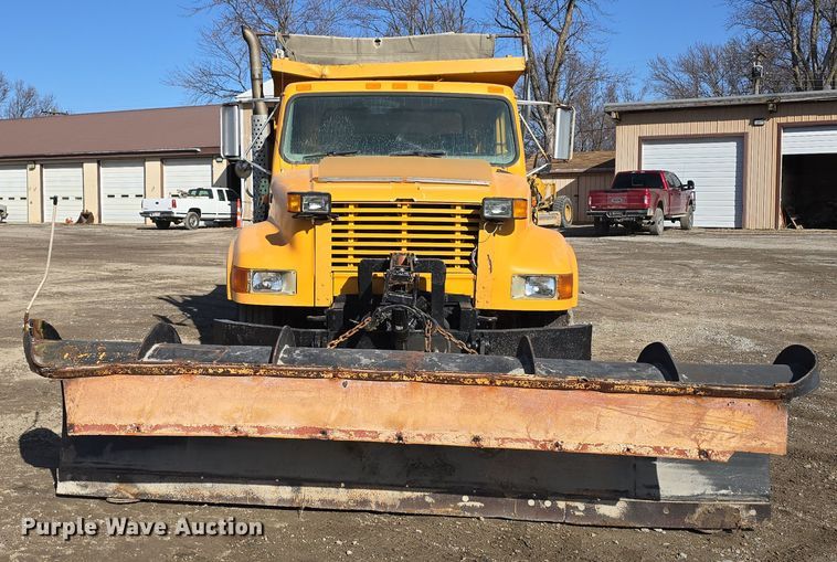 image for item DW3195 1995 International 4900 dump truck