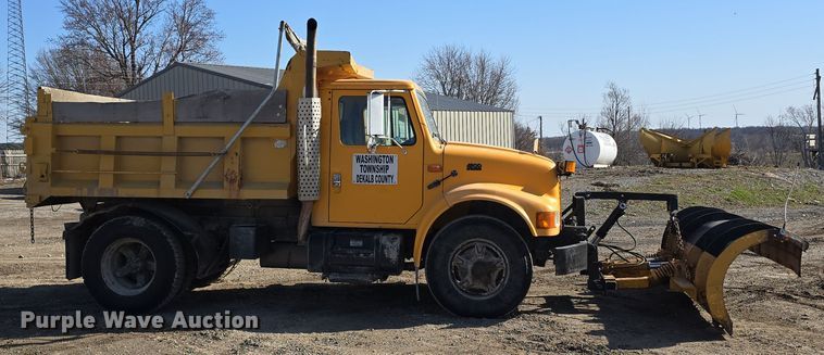 image for item DW3195 1995 International 4900 dump truck