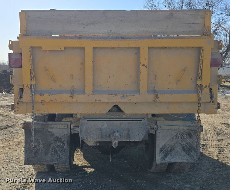 image for item DW3195 1995 International 4900 dump truck