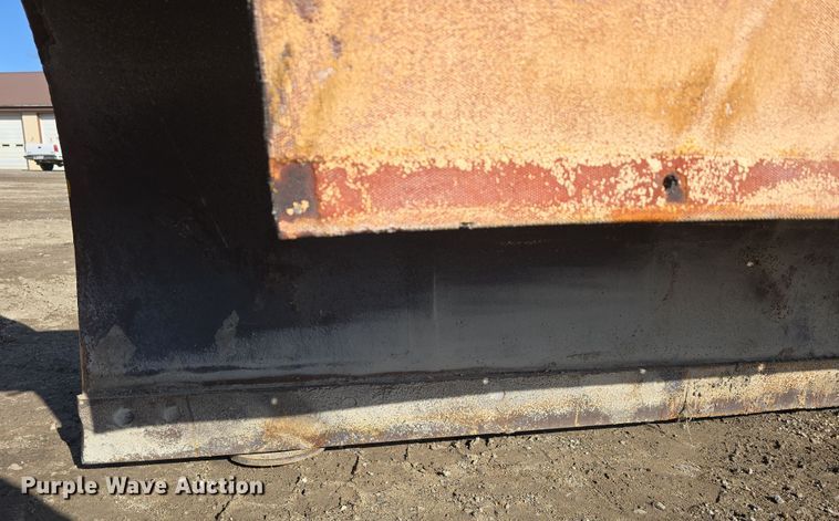 image for item DW3195 1995 International 4900 dump truck