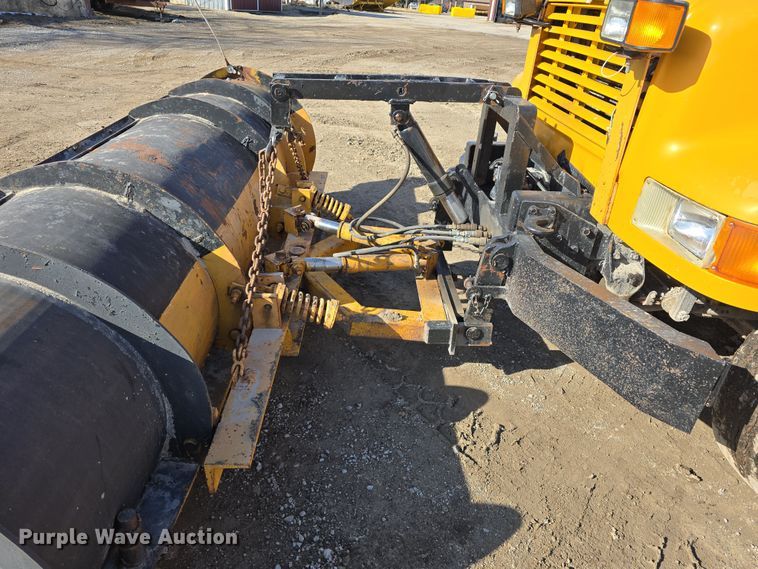 image for item DW3195 1995 International 4900 dump truck