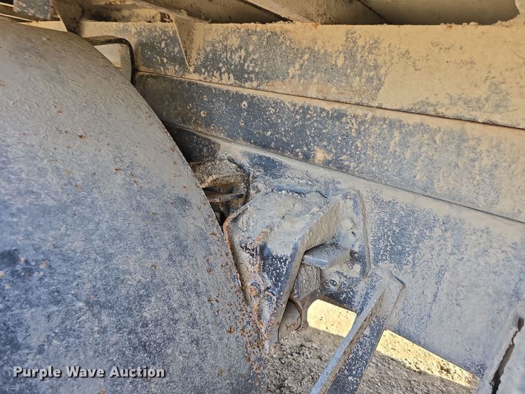 image for item DW3195 1995 International 4900 dump truck