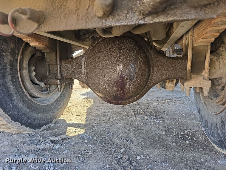 image for item DW3195 1995 International 4900 dump truck