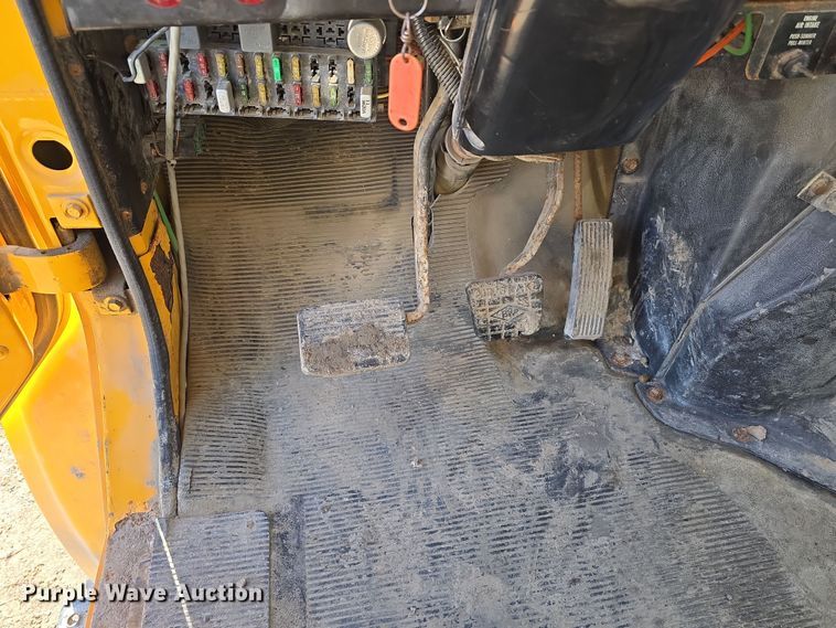 image for item DW3195 1995 International 4900 dump truck