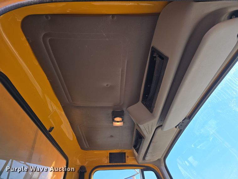 image for item DW3195 1995 International 4900 dump truck