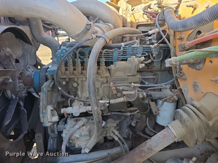 image for item DW3195 1995 International 4900 dump truck