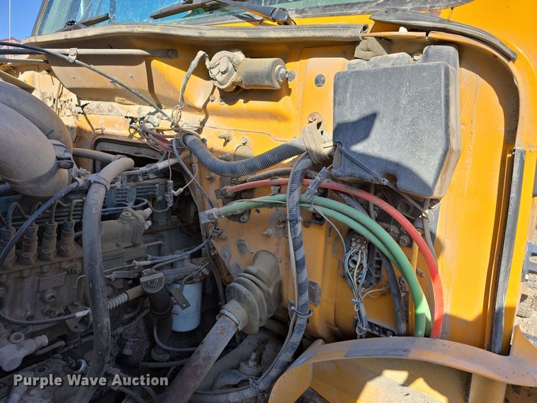 image for item DW3195 1995 International 4900 dump truck