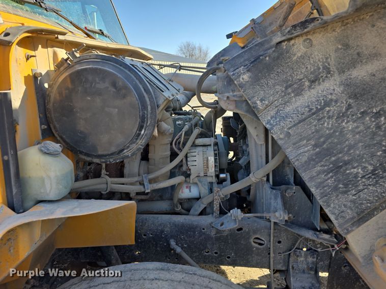 image for item DW3195 1995 International 4900 dump truck