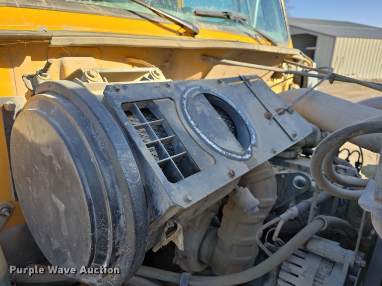 image for item DW3195 1995 International 4900 dump truck