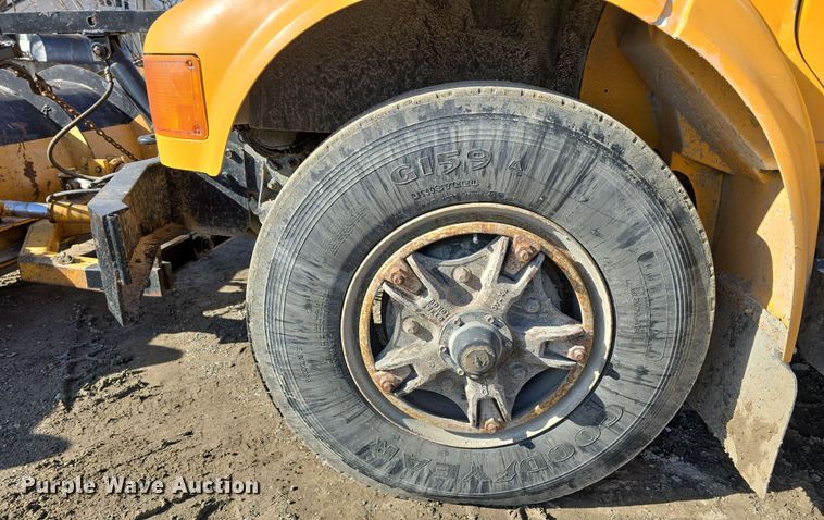 image for item DW3195 1995 International 4900 dump truck