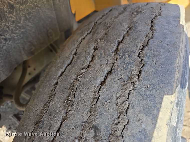 image for item DW3195 1995 International 4900 dump truck