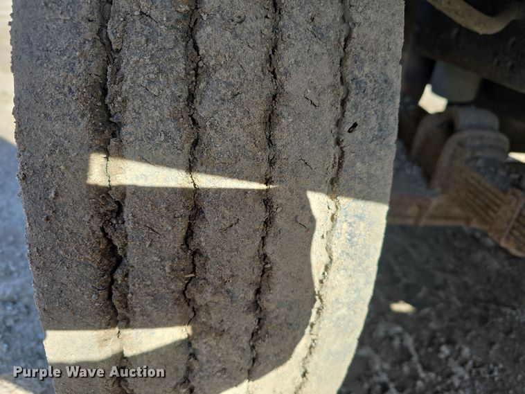 image for item DW3195 1995 International 4900 dump truck