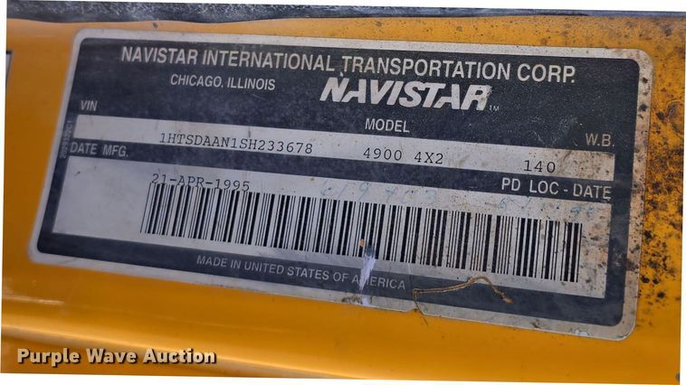 image for item DW3195 1995 International 4900 dump truck