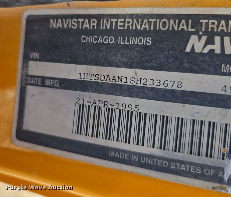 image for item DW3195 1995 International 4900 dump truck