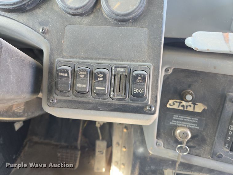 image for item ED2493 2006 Blue Bird school bus