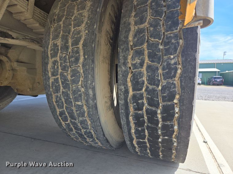 image for item ED2493 2006 Blue Bird school bus