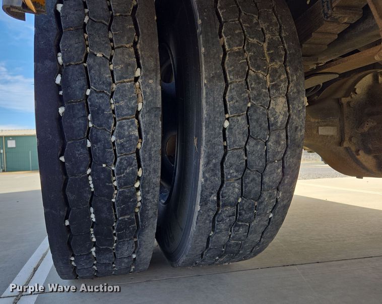 image for item ED2493 2006 Blue Bird school bus