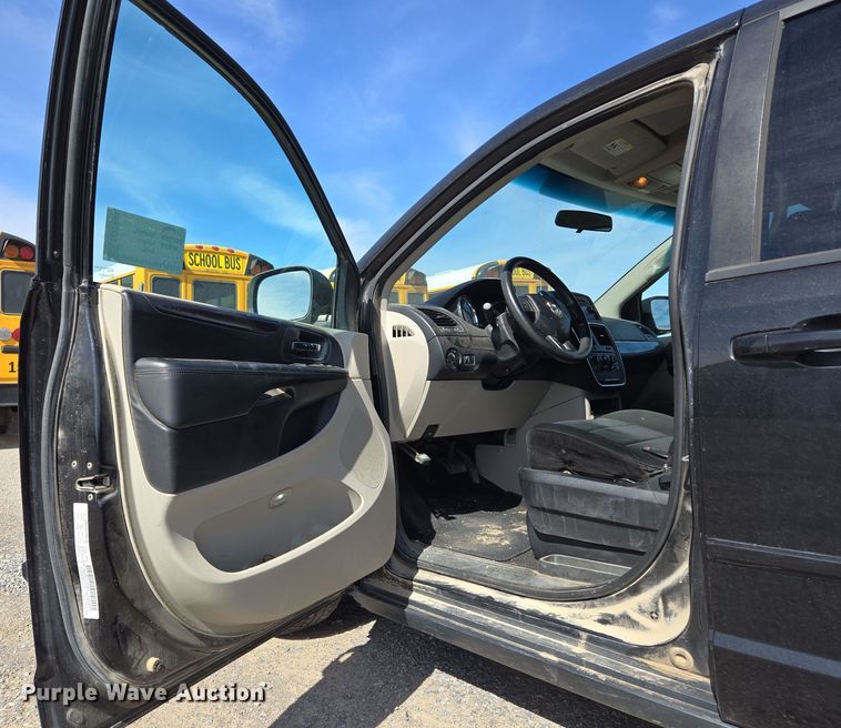 image for item ED2494 2012 Dodge Grand Caravan van