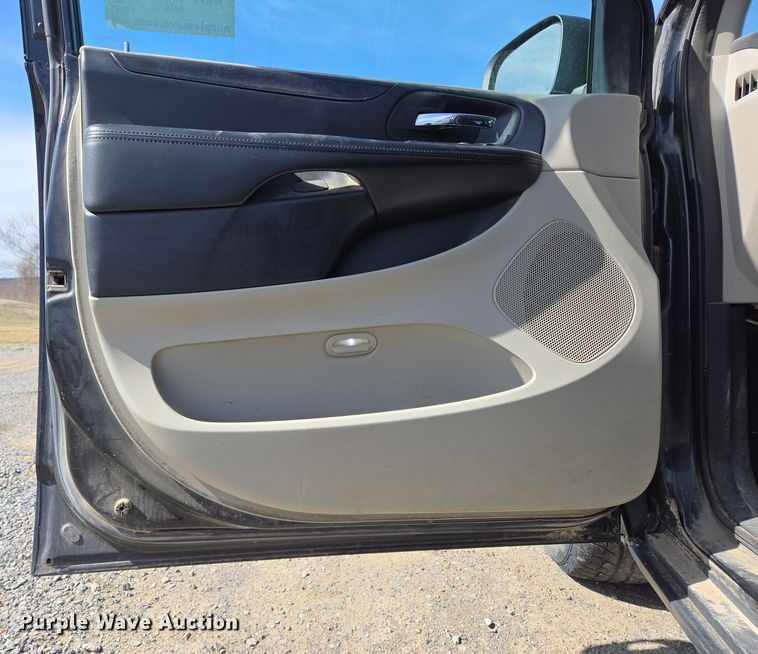 image for item ED2494 2012 Dodge Grand Caravan van