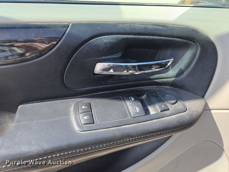 image for item ED2494 2012 Dodge Grand Caravan van