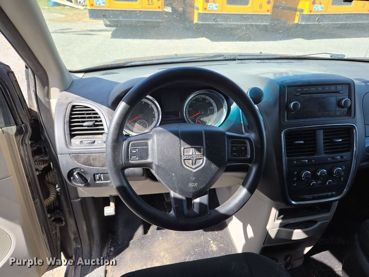 image for item ED2494 2012 Dodge Grand Caravan van