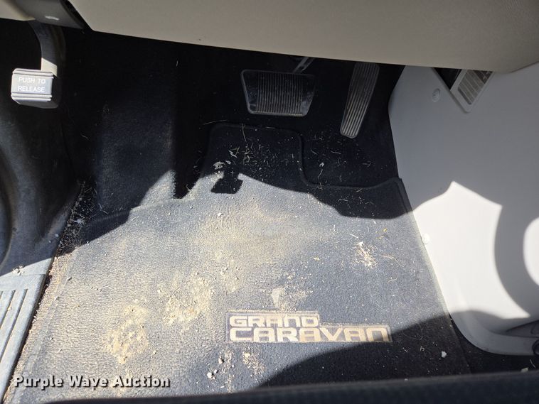 image for item ED2494 2012 Dodge Grand Caravan van