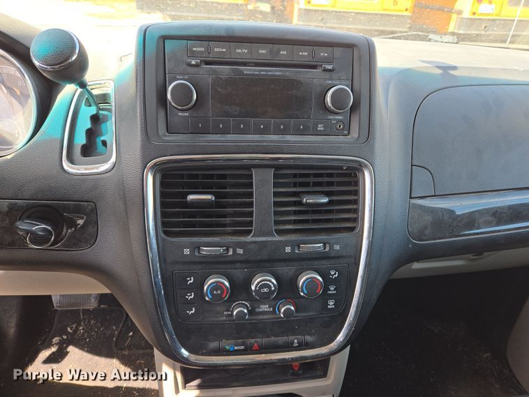 image for item ED2494 2012 Dodge Grand Caravan van