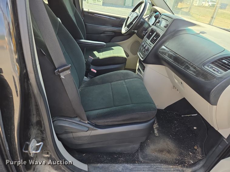 image for item ED2494 2012 Dodge Grand Caravan van