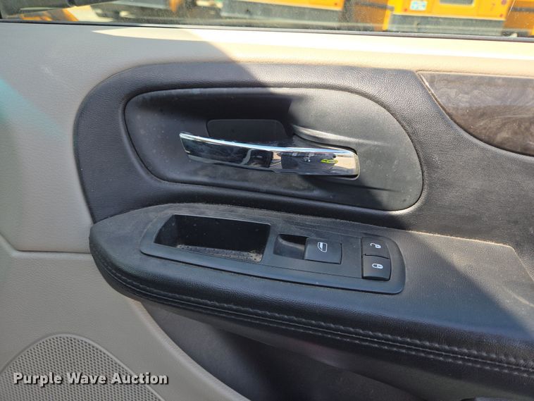 image for item ED2494 2012 Dodge Grand Caravan van