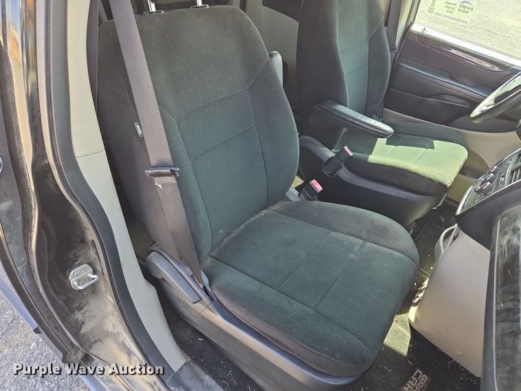 image for item ED2494 2012 Dodge Grand Caravan van