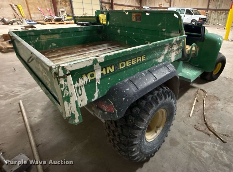 image for item EG7995 2002 John Deere Gator 4X2 utility vehicle