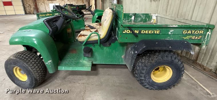 image for item EG7995 2002 John Deere Gator 4X2 utility vehicle