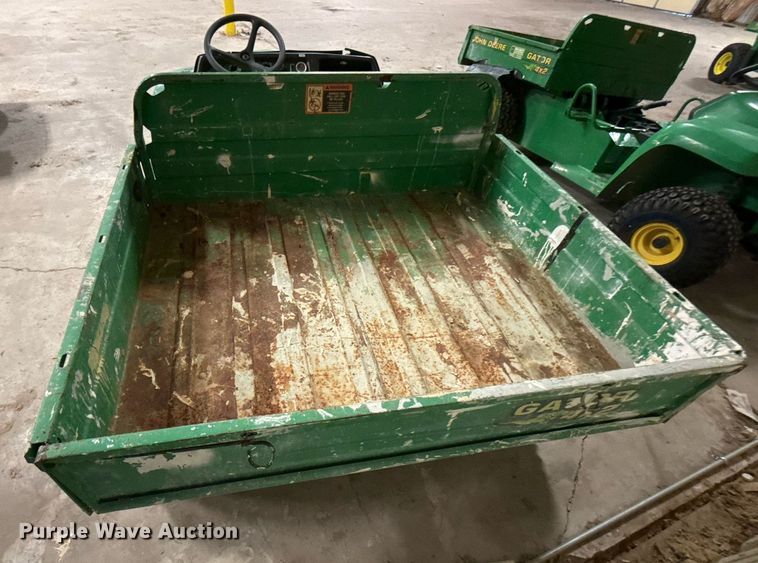 image for item EG7995 2002 John Deere Gator 4X2 utility vehicle