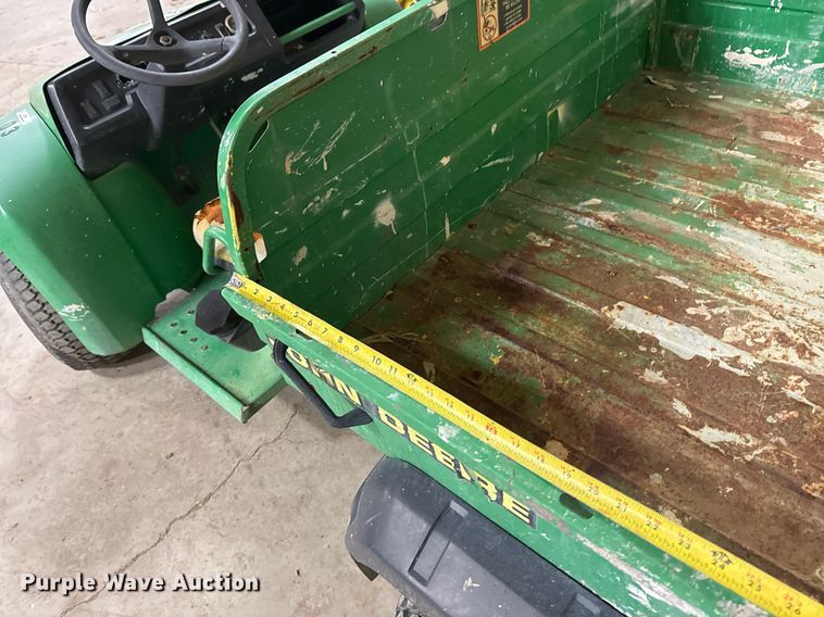 image for item EG7995 2002 John Deere Gator 4X2 utility vehicle